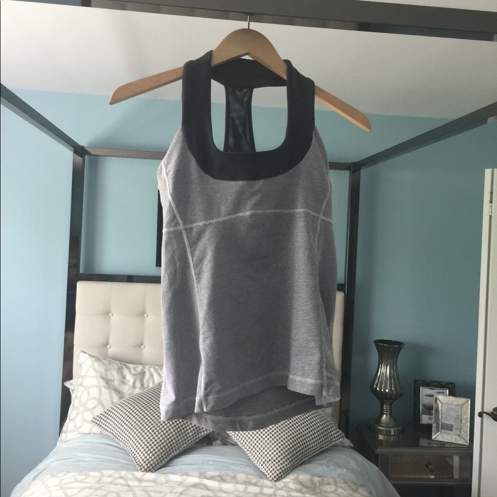 EUC Lululemon 2Tone Gray Scoop Collar Sz 8 Striped